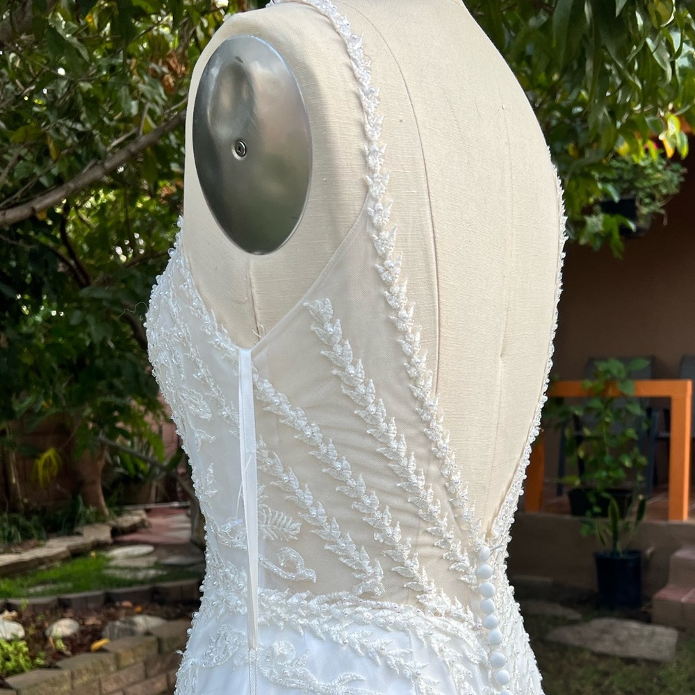 Beautiful Beaded Wedding Gown Like-New - Picture 13 of 13